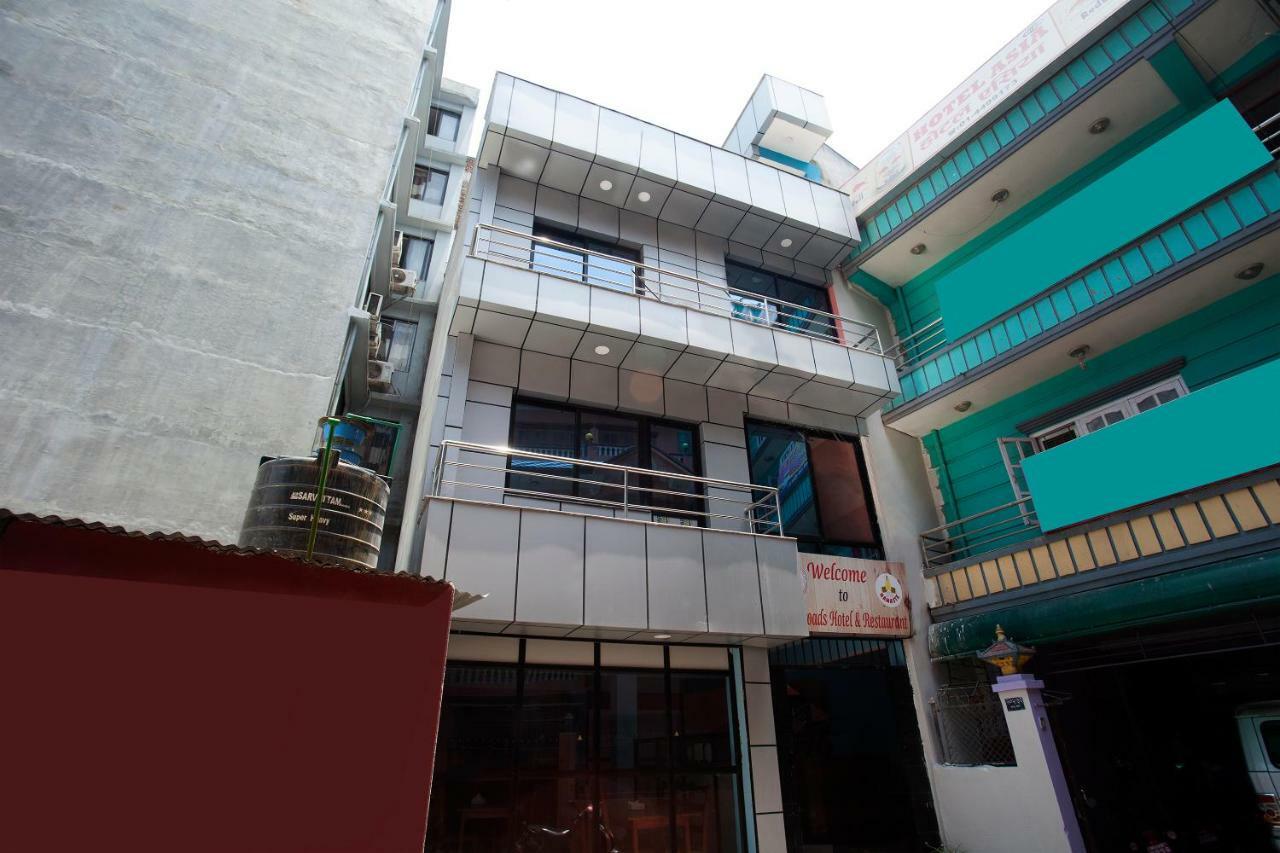 Hotel Crossroads Catmandu Exterior foto